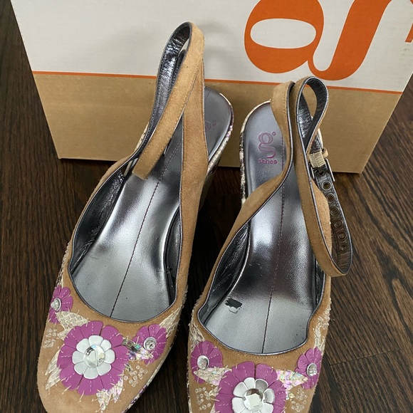 Cole Haan — Women’s wedges - Picture 4 of 11